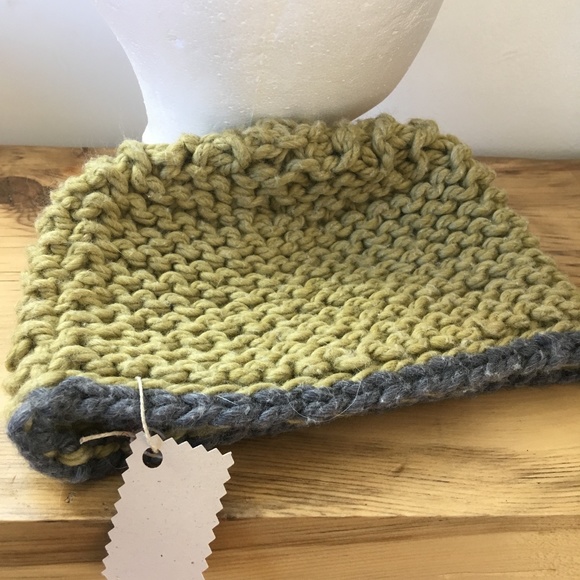 Toddler soft hand knit hat - Picture 1 of 4